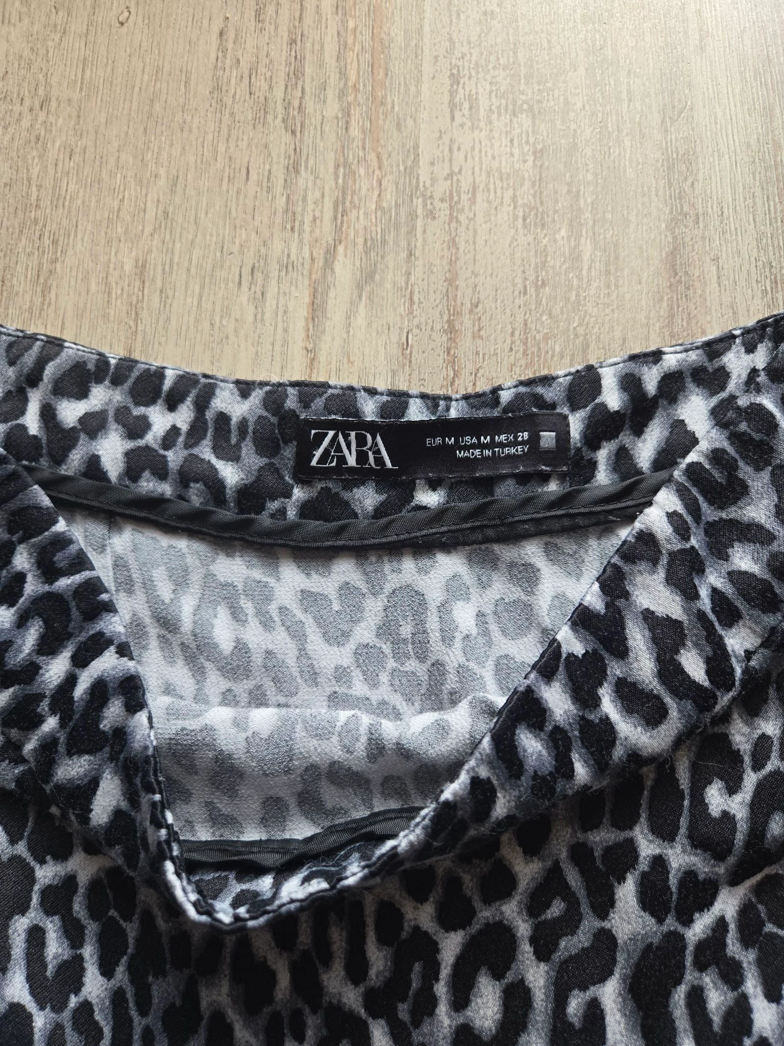 Falda corta de leopardo Zara talla 38 – photo 2
